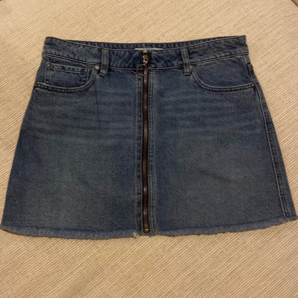 We The Free Denim Distressed Front Zip Raw Frayed Hem Mini Skirt